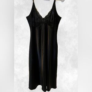 Linea Donatella Elegant Black Polka Dotted Lace Chemise